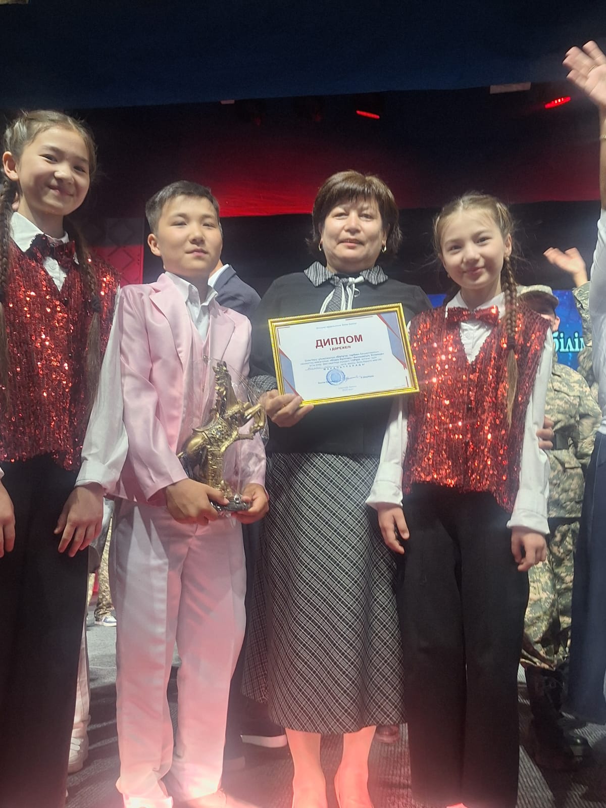 ӨНЕР ФЕСТИВАЛІ ӨТТІ