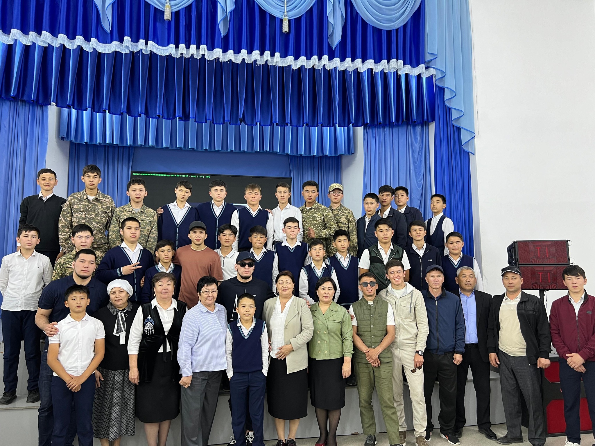 Танымал боксшылармен кездесу