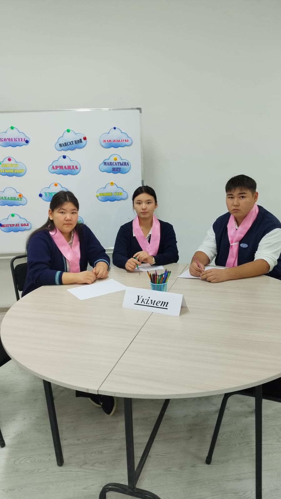 🎯 «Ұшқыр ой алаңы» жобасы аясындағы дебат сайысы