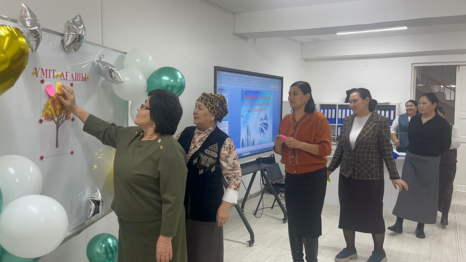 Цифрлық қауіпсіздік және онлайн ортада  баланы қорғау