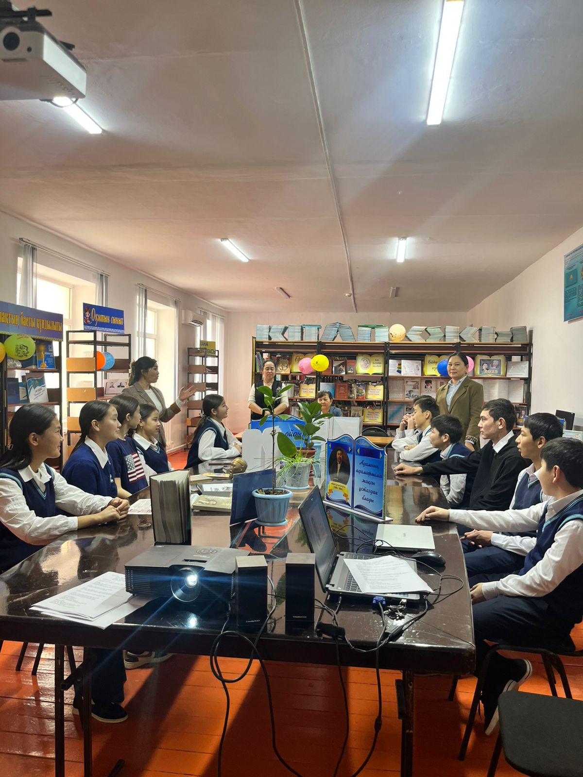 Абай әділдіктің символы