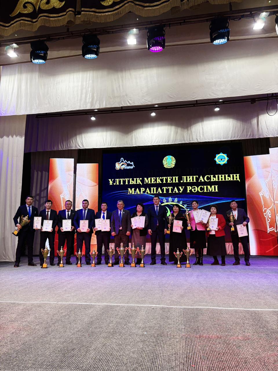 ҰЛЫЛАР  ОТАНЫ - ОТЫРАРДА СПОРТ САЛАСЫНЫҢ ҮЗДІКТЕРІ АНЫҚТАЛДЫ