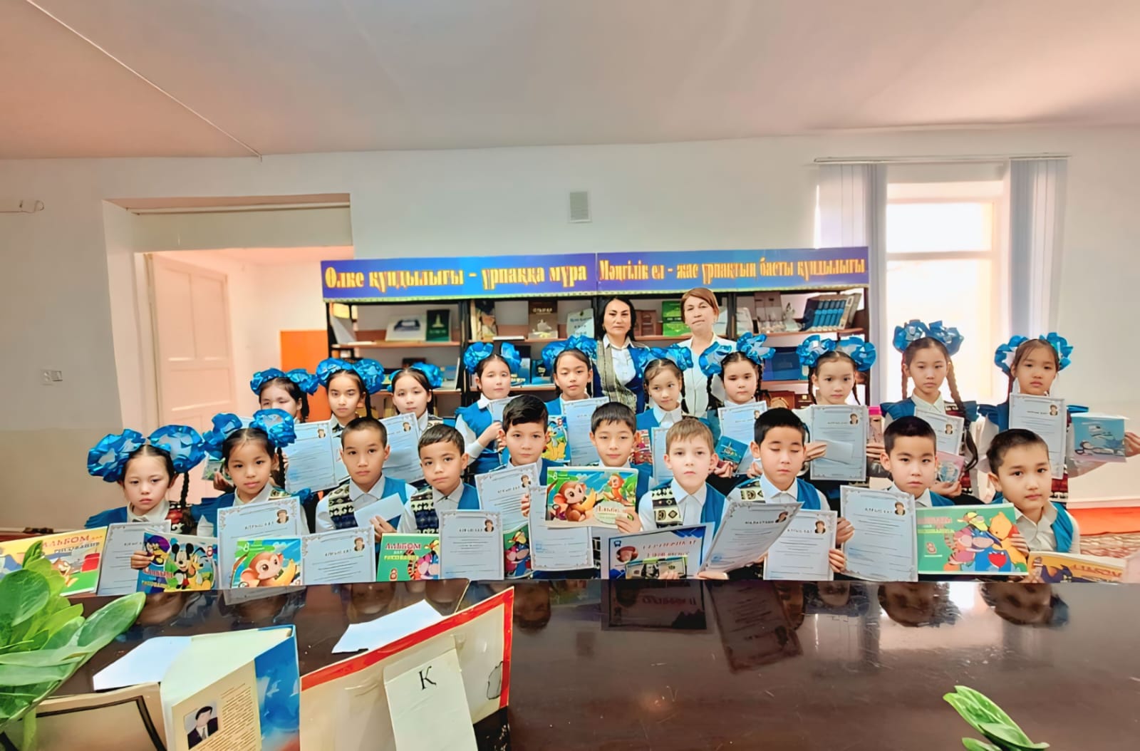 ЖАМБЫЛДЫҢ ОТТЫ ЖЫРЛАРЫ!