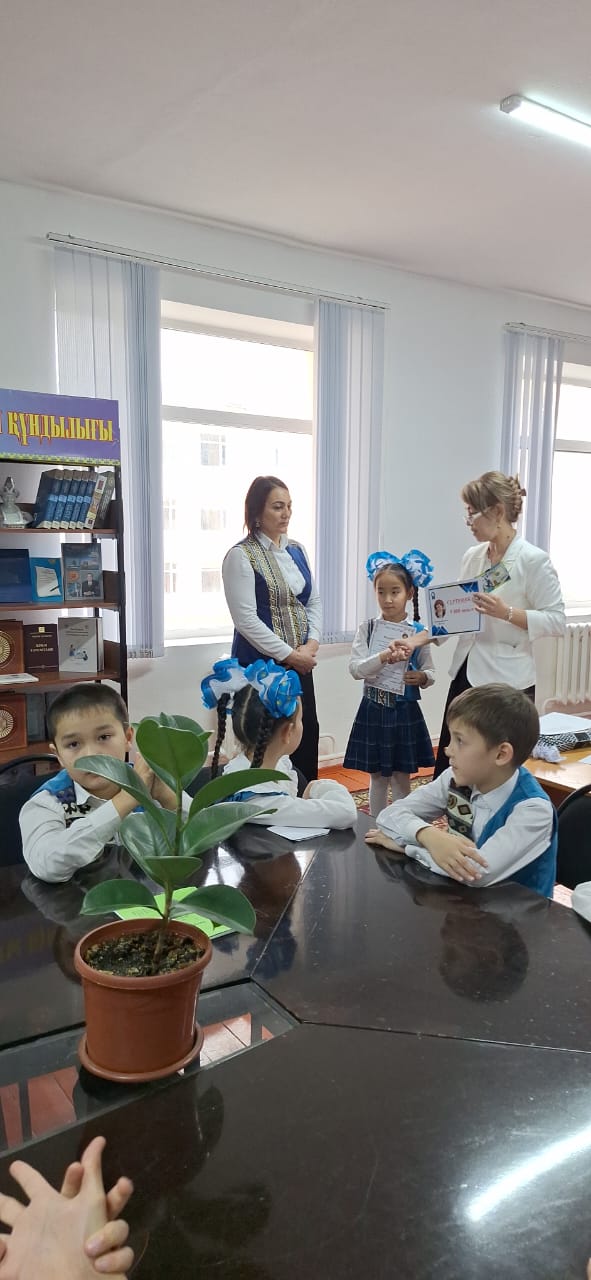 ЖАМБЫЛДЫҢ ОТТЫ ЖЫРЛАРЫ!