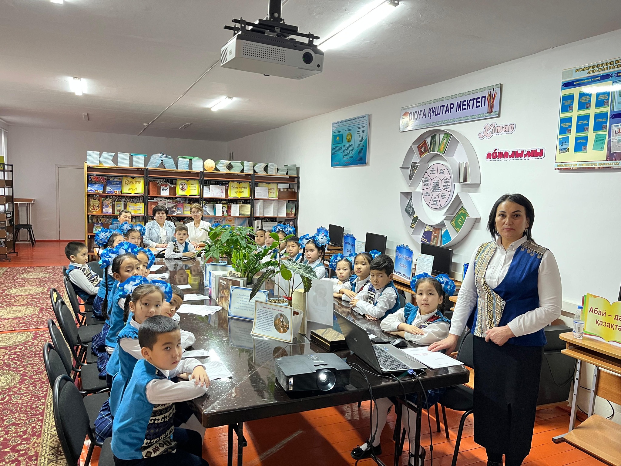 ЖАМБЫЛДЫҢ ОТТЫ ЖЫРЛАРЫ!