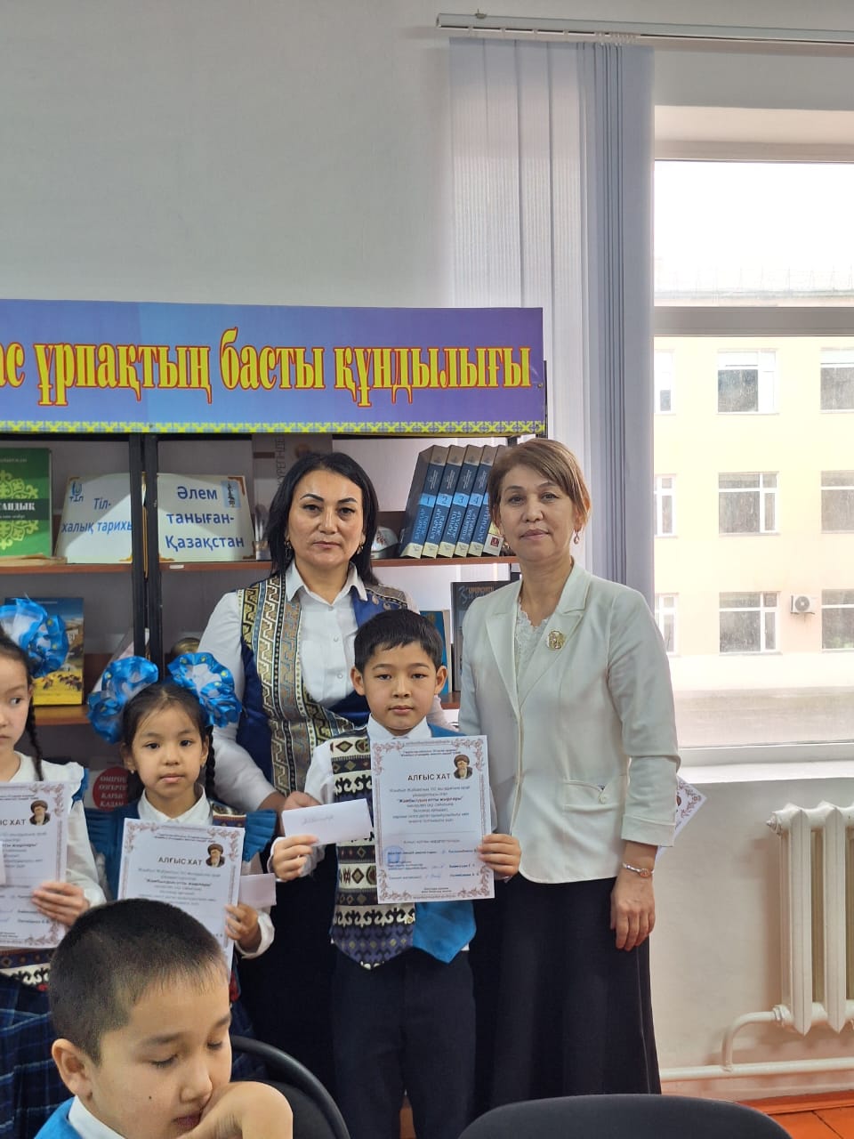 ЖАМБЫЛДЫҢ ОТТЫ ЖЫРЛАРЫ!