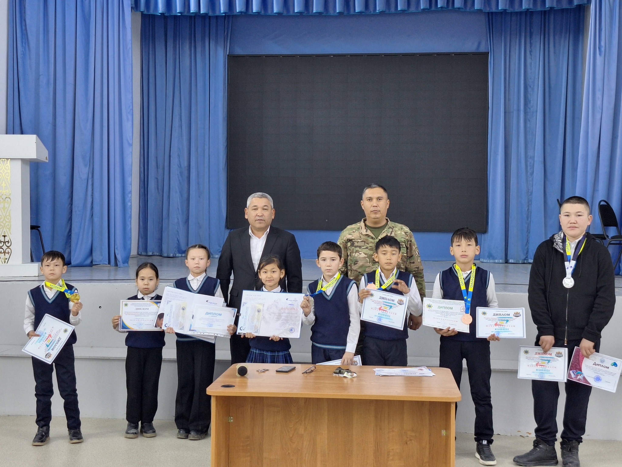 Дүйсенбілік саптық жиын