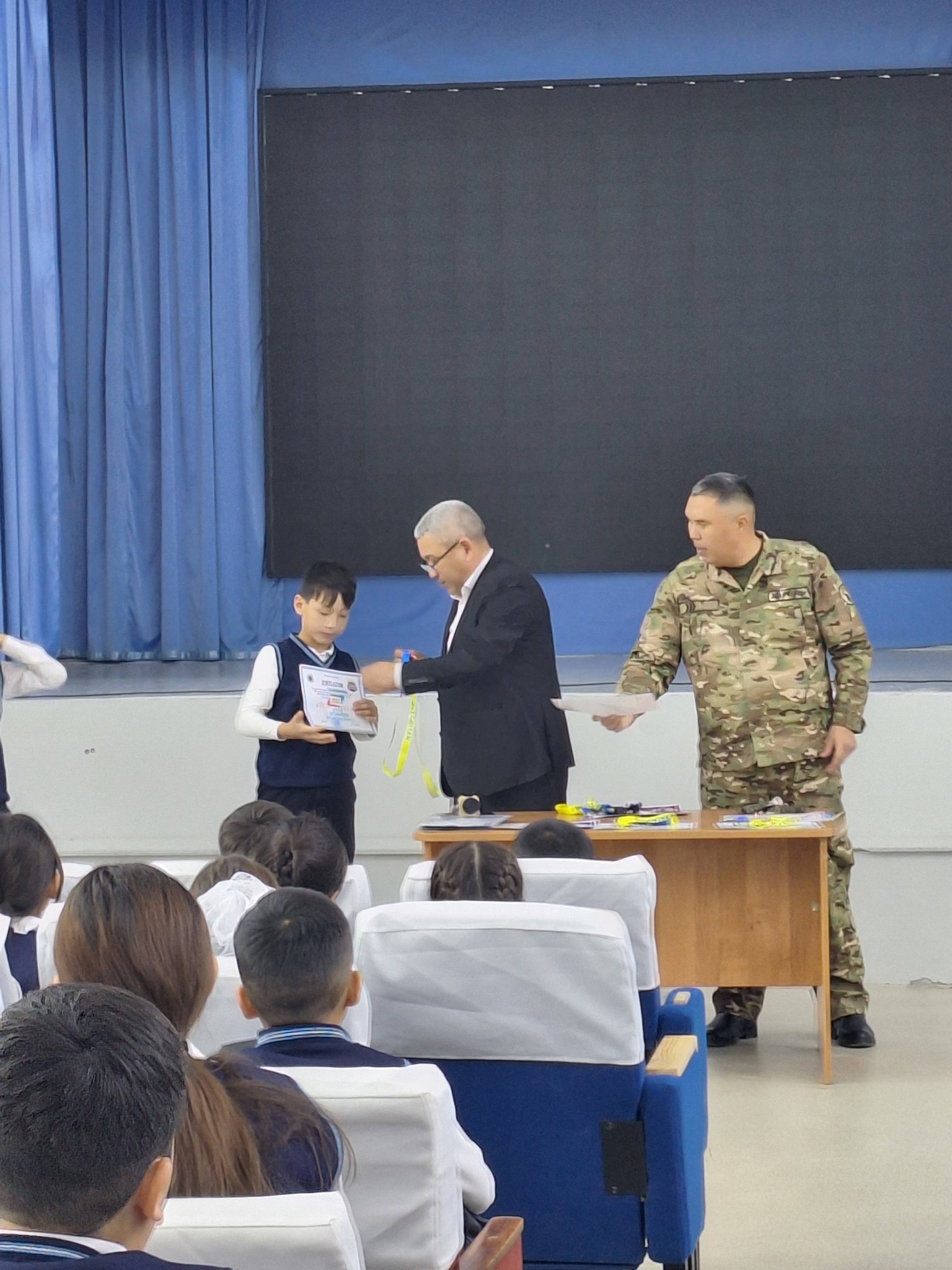 Дүйсенбілік саптық жиын