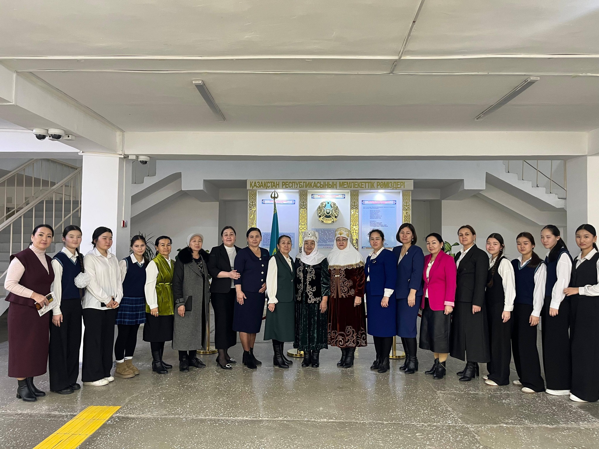 Сыртқы сұлулық пен ішкі мәдениет үйлесімділігі