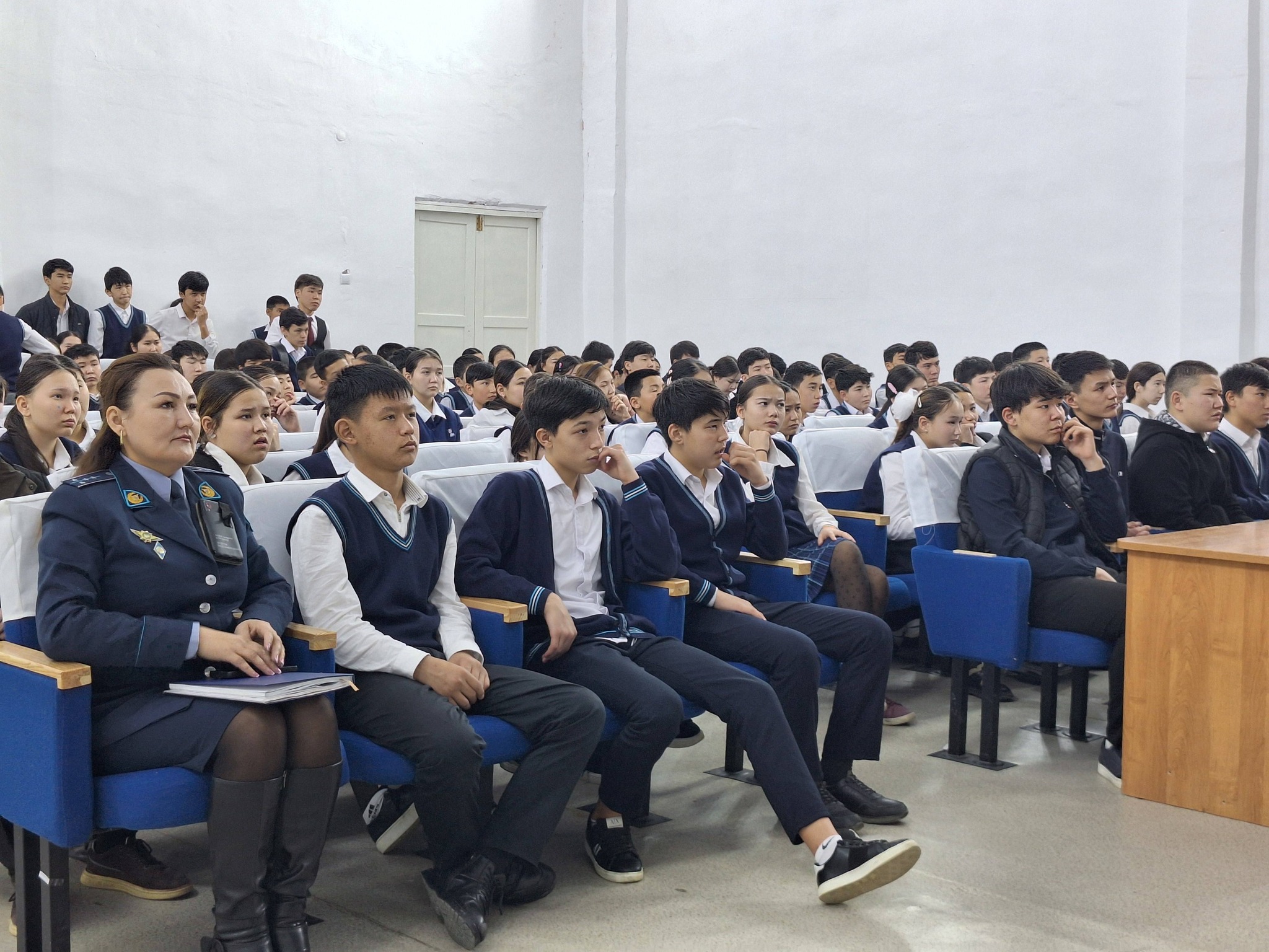 Оқушыларға «Дроп» фильмі көрсетілді